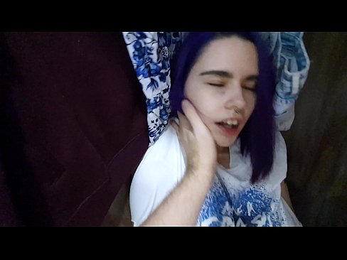 ❤️ Leidsin oma õe kapist ja aitasin tal cumida ️❌ Sluts at us ☑